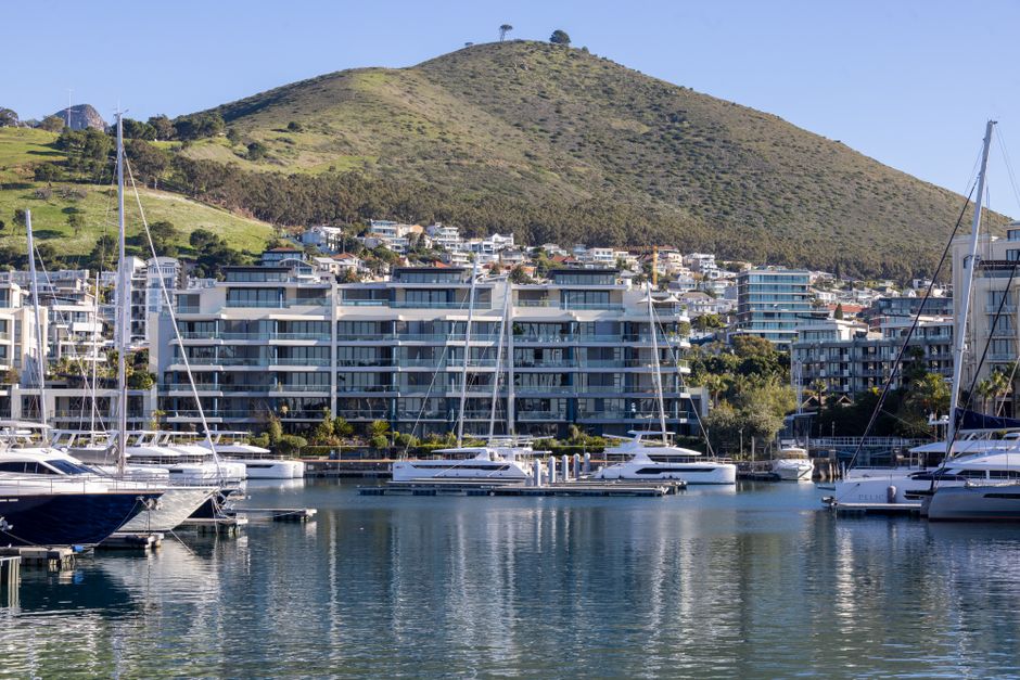 Why Geelong's waterfront neighbourhoods are drawing people tired of Melbourne's property market