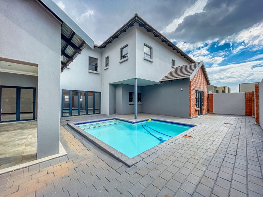 Geelong's school run is reshaping suburbs as parents chase affordability and community